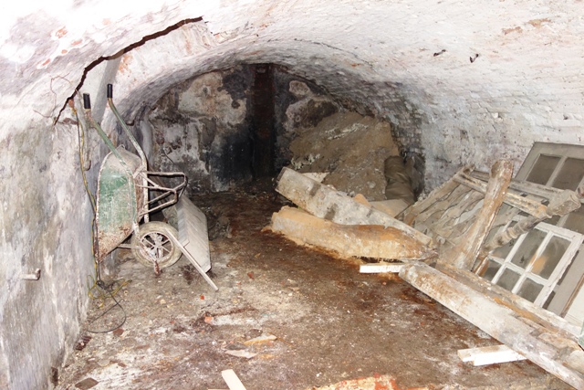 94_rue_de_Paris_cave9redim.jpg