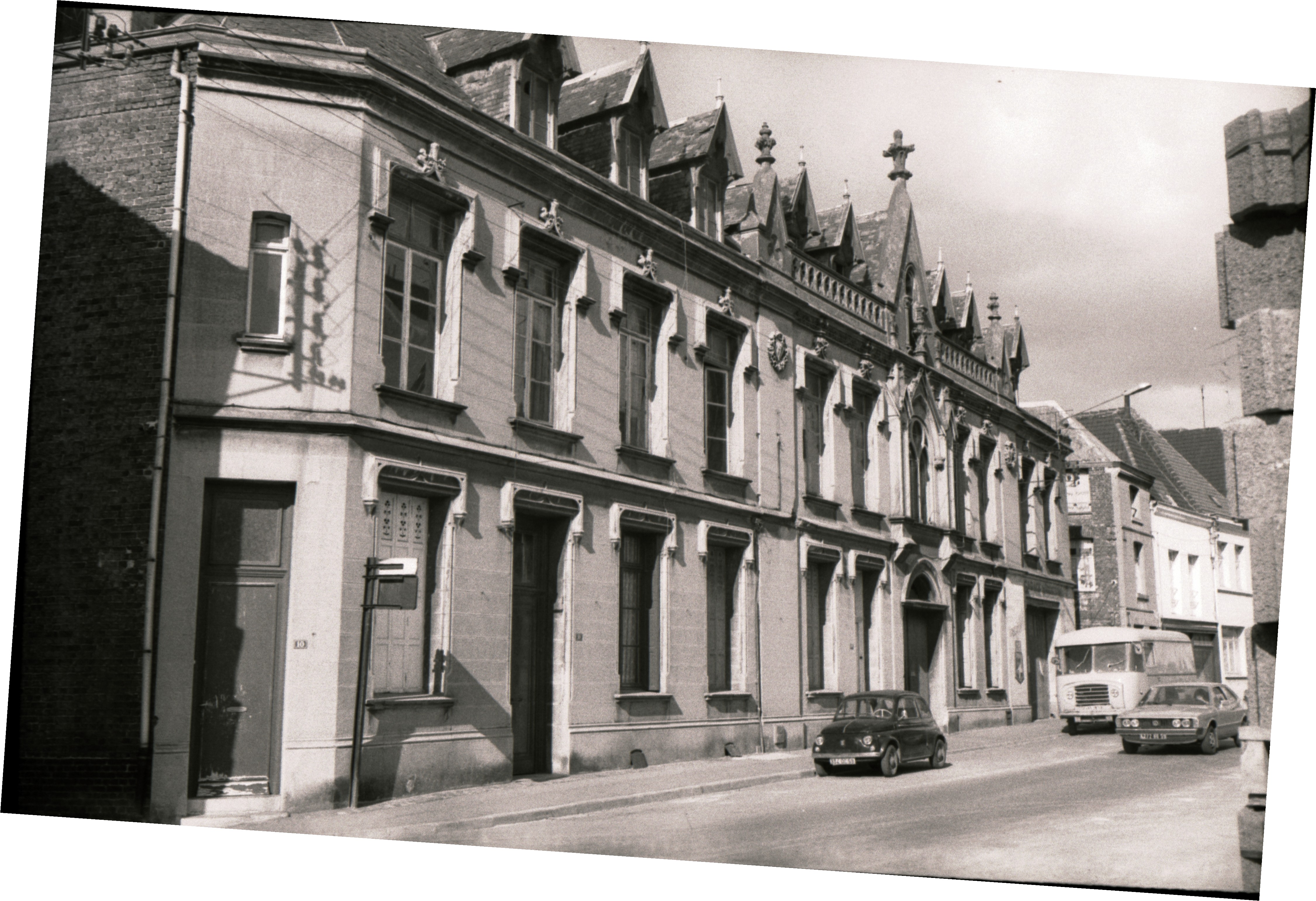 GlatigniesAP10a_1977.jpg