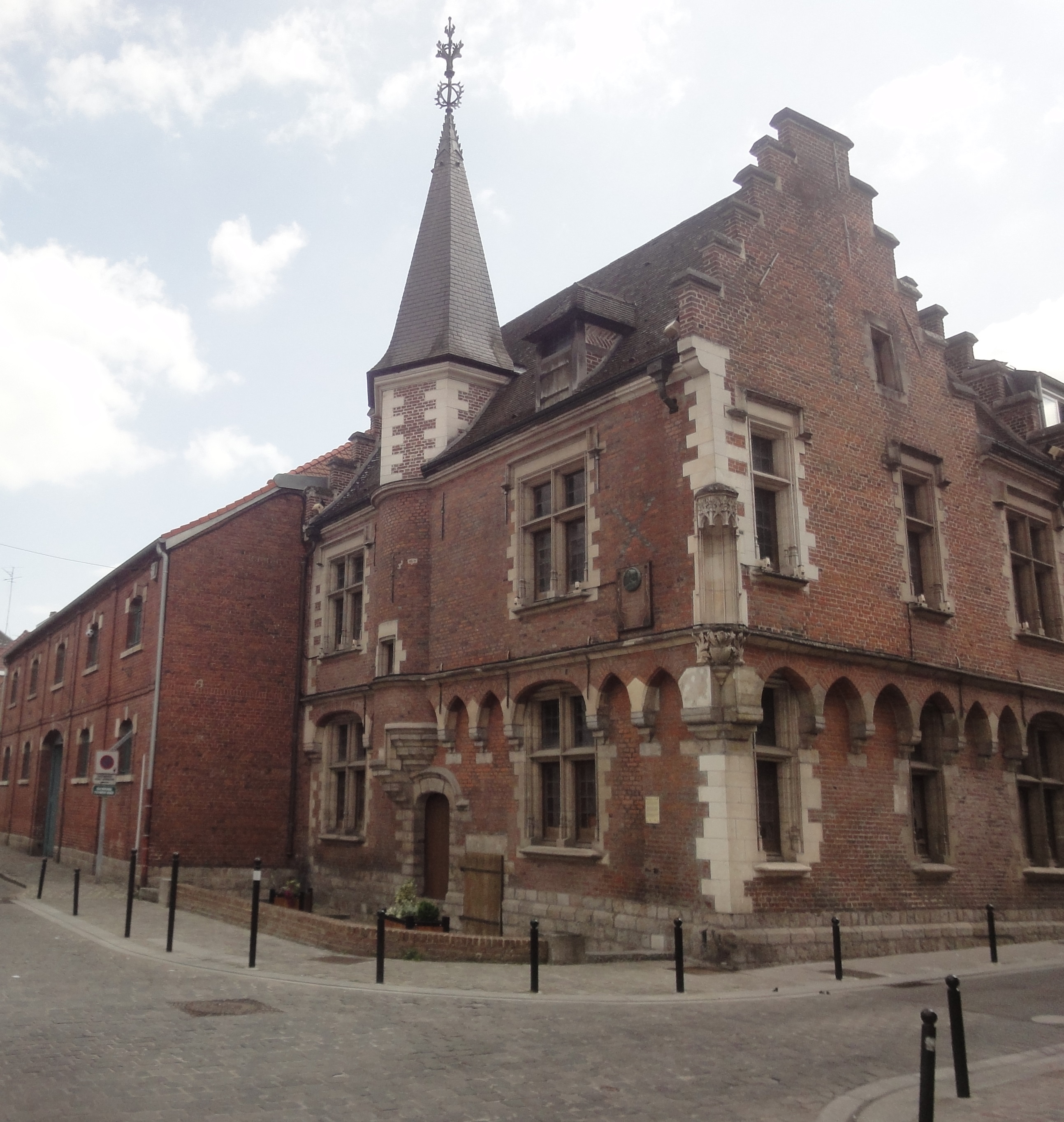 La_Maison_du_Preevet_rogne.jpg
