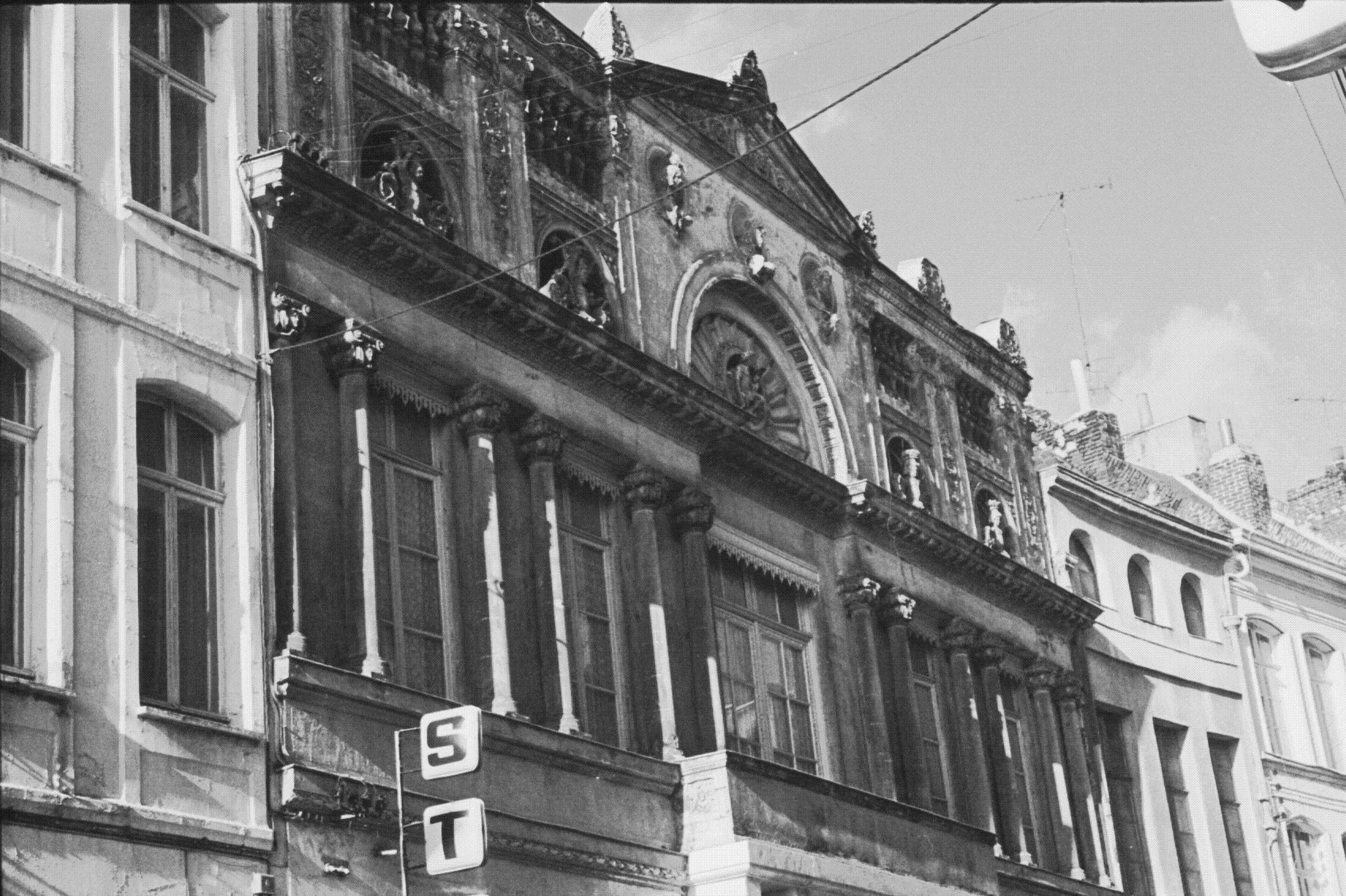 FamarsP40a2_1974redim.jpg