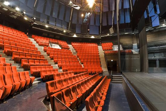 Hippodrome_de_Douai_inteerieur.jpg