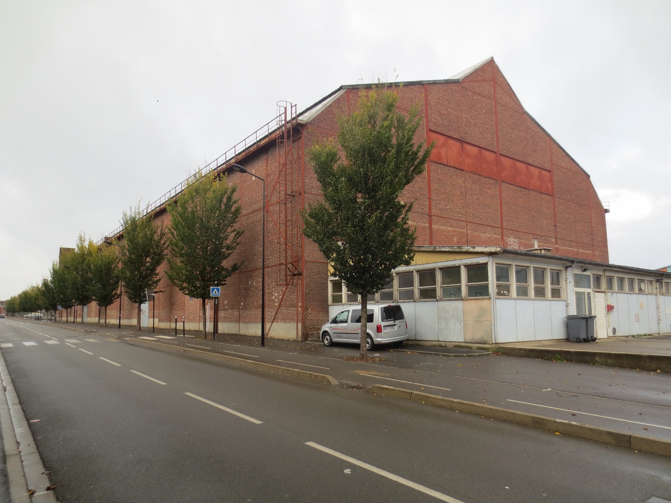 Le_Hangar_cote_arriere.jpg