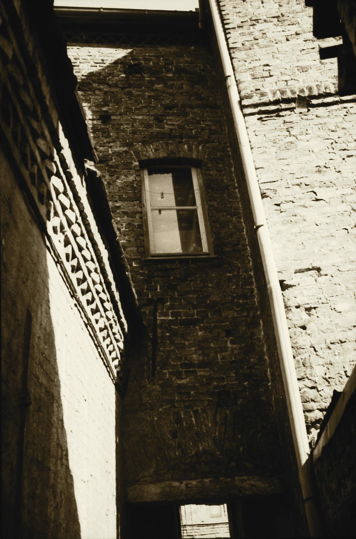 GrandBruilleCourMarliere4_1979redim.jpg